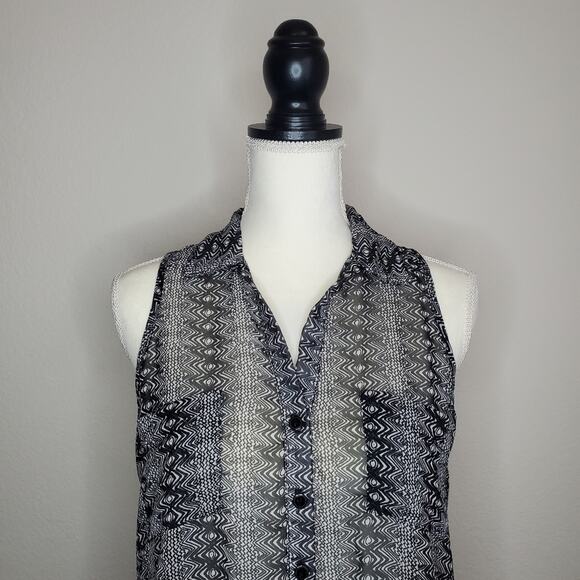 Lily White Sheer Patterned Tank Top Medium - Picture 5 of 7